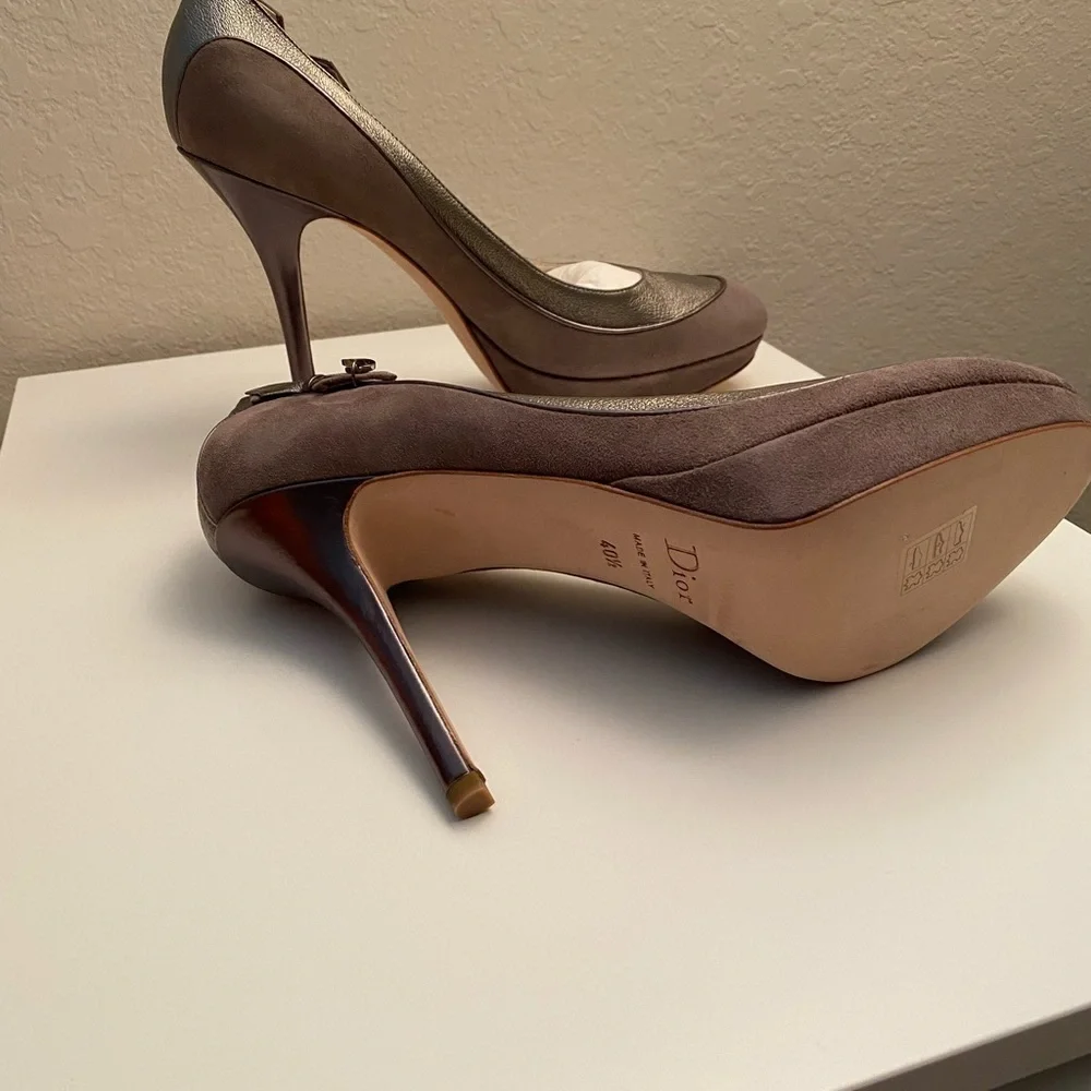 Dior Deco Dorsay Pump In Stone. New In Box. 100% Authentic